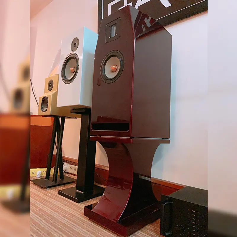 Amora Speaker